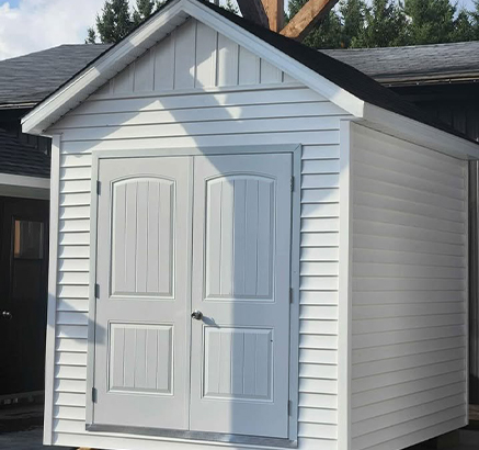 8 x 10 blanc - Grandmont Manufacture - Construction de garages, cabanons, gazebos, mini-maisons, bâtiments de tout genre
